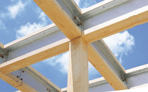 住宅を支える木＋鉄のオリジナル複合梁「テクノビーム」で家の強度を実現